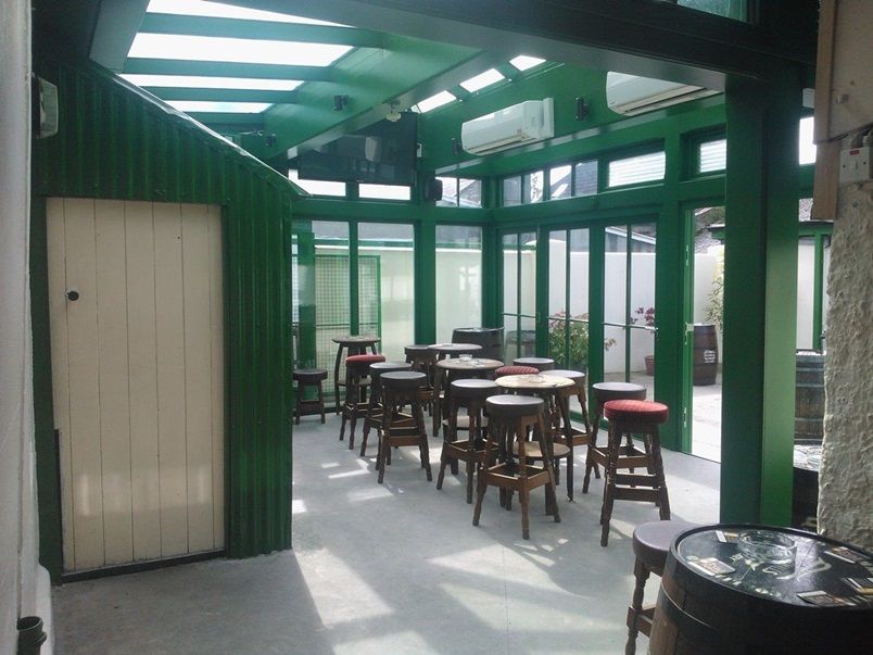 Powells pub 2010